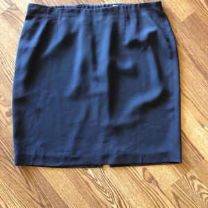 Gray, fully-lined crepe skirt 18